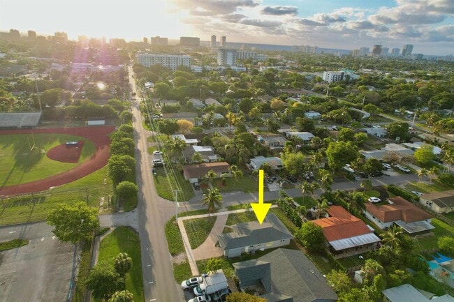 Photo - 231 NE 16th Ave