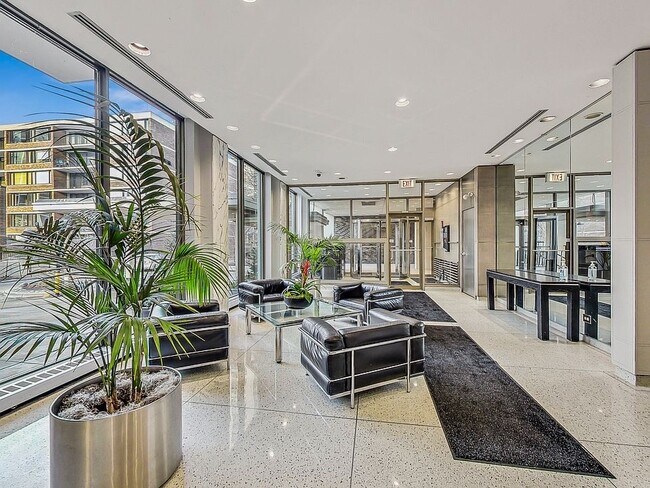 Photo - 1460 N Sandburg Ter Unit 501