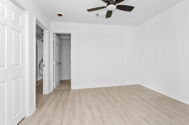 Photo - 16016 Green Manor Dr Unit D