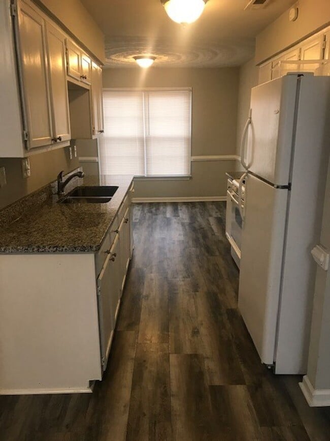 Photo - Lovely 2BR Townhouse in Glenwood