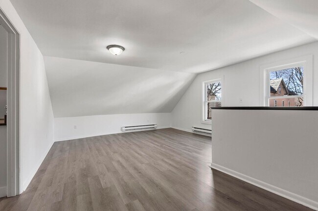 Photo - 77 Bellevue Ave Unit 3.