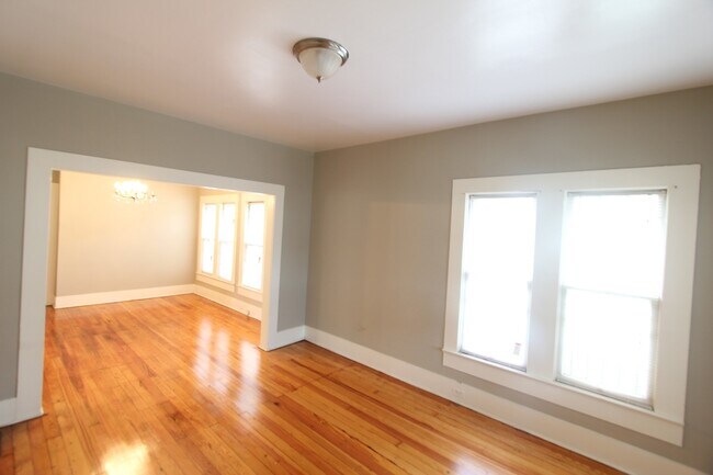 Photo - Bush Hills Beauty - 3 Bedroom 2 Bath