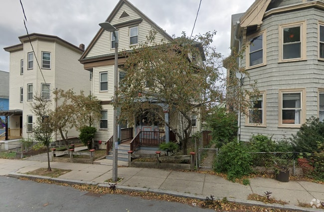 Building Photo - 74 Weld Hill St Unit 2 Rental