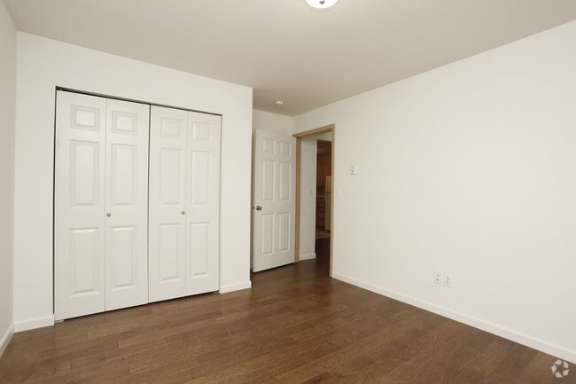 Brighton Square Apartments