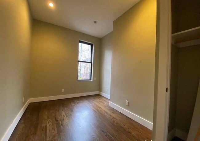 Photo - 1076 Greene Ave Unidad 2