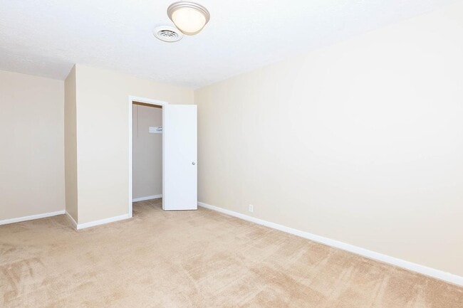 Photo - Holly Apartments