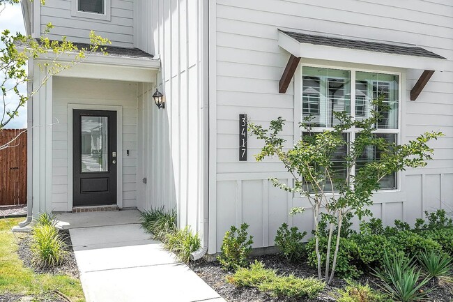 Photo - 3417 Lake District Ln