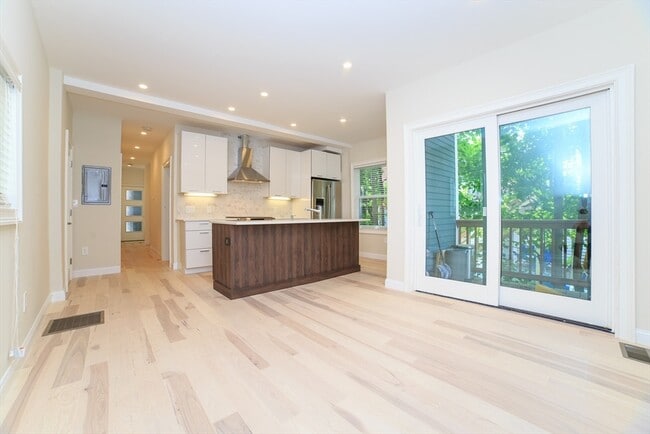 Photo - 189 I St Unit 1