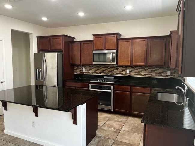 Photo - Excellent Witney Ranch 4 Bedroom, 3 Bathroom Home in Whitney Ranch for Rent.