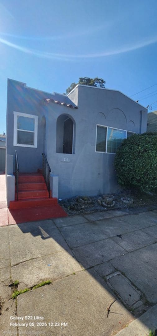Photo - Fully Renovated 1 Bed 1 Bath in Heart of Oakland Close to Childerns Hospital Ready for Lease