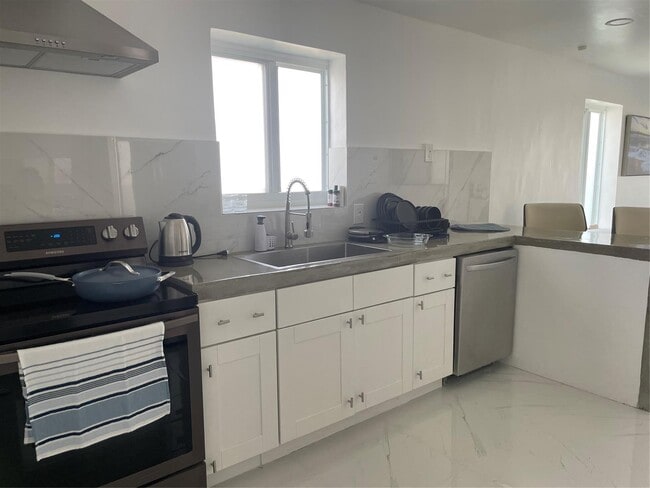 Photo - 2430 Pierce St