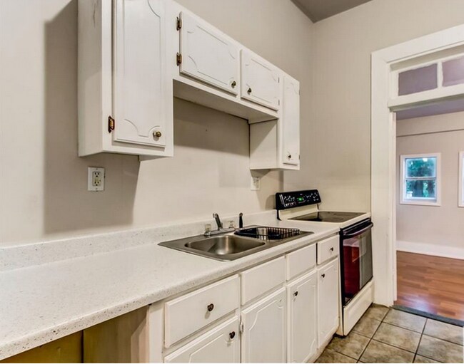 Photo - 403 E Duffy St Unidad upper B