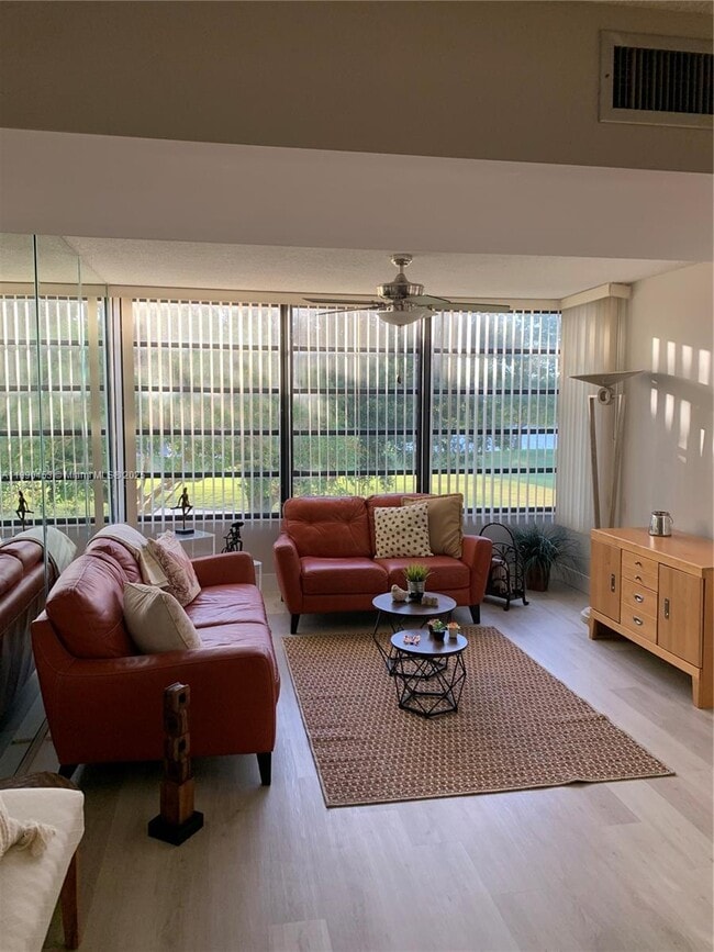 Photo - 1709 Whitehall Dr Unit 206