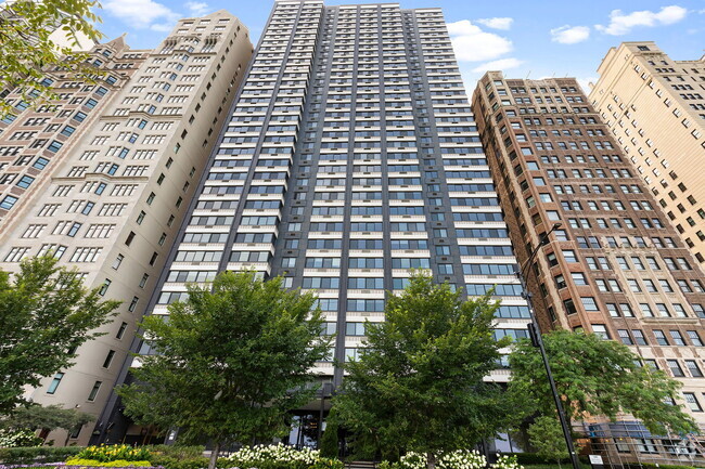 Building Photo - 1440 N Lake Shore Dr Unit 16E Rental