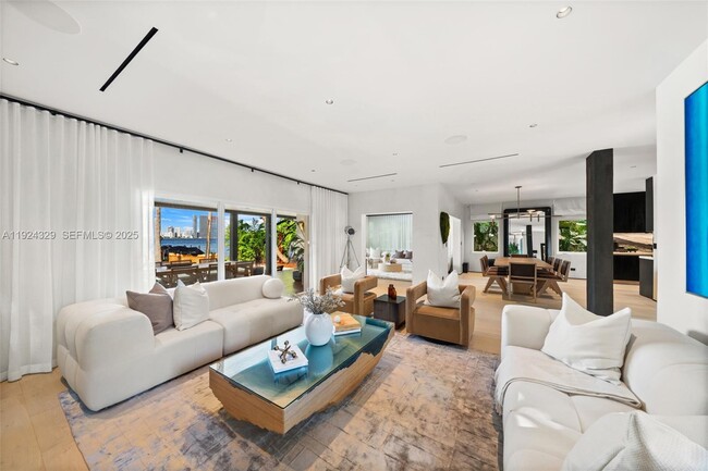 Photo - 244 W San Marino Dr