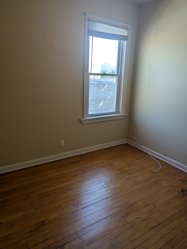 Photo - 1148 N Mayfield Ave Unit 1