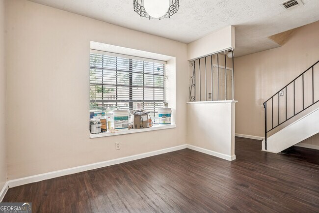 Photo - 6593 Sleepy Hollow Ln