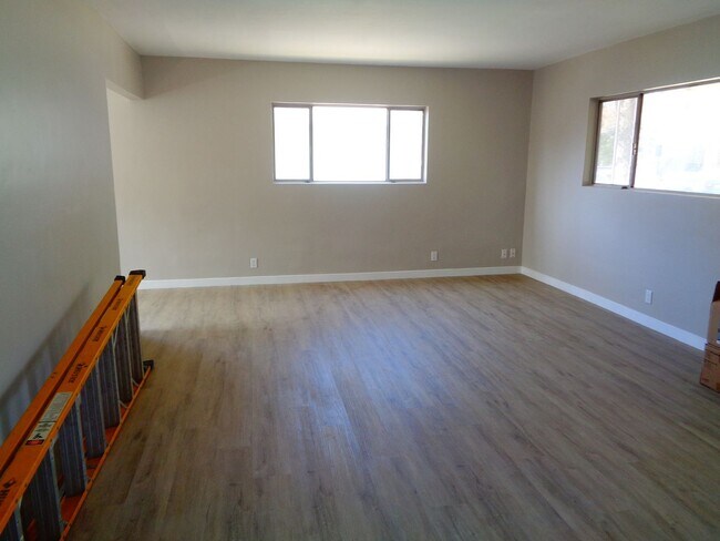 Photo - 2 Bedroom 1 Bathroom Remodeled Home for Re...