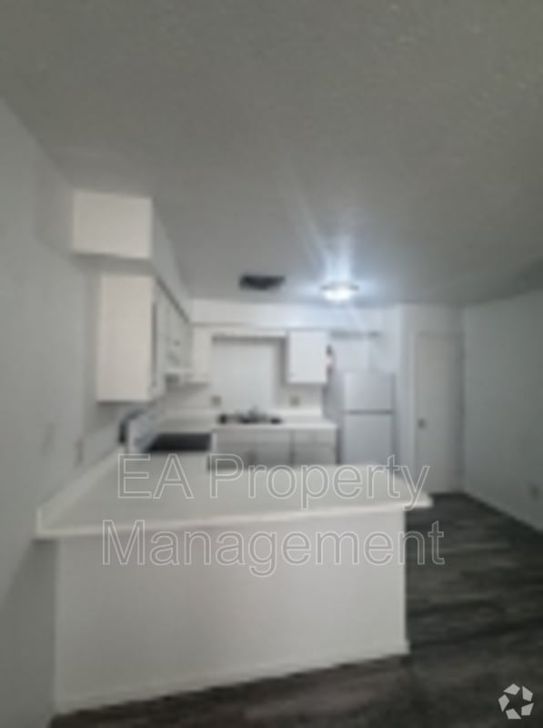 Building Photo - 332 Grove St SE Unit 4 Rental
