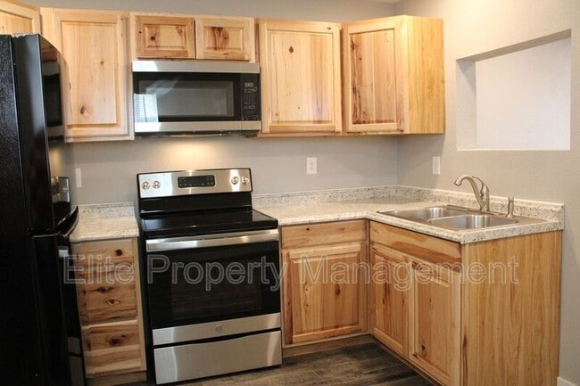 Photo - 1639 E Orman Ave