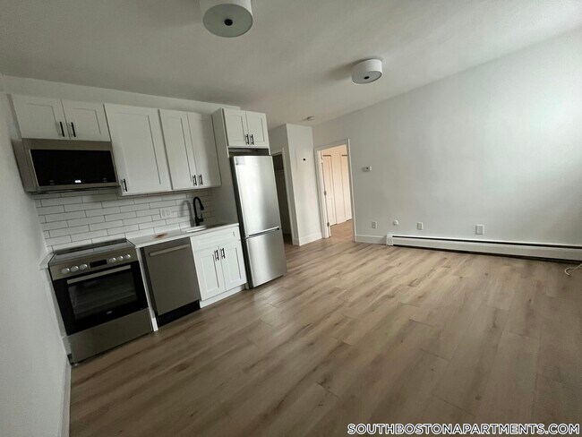 Photo - 740 E 7th St Unit 17