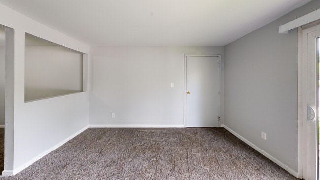 1BR, 1BA - 850SF - Living Room