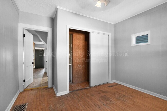 Photo - 1824 Burwell Ave