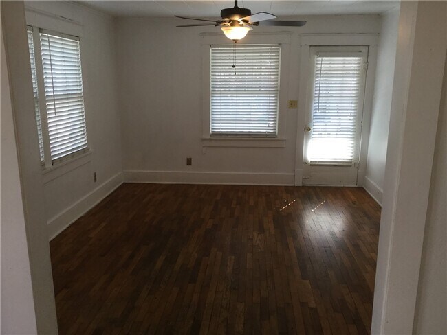Photo - 224 W Watson St