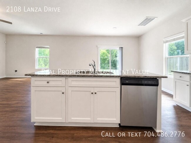 Photo - 2108 Lanza Dr