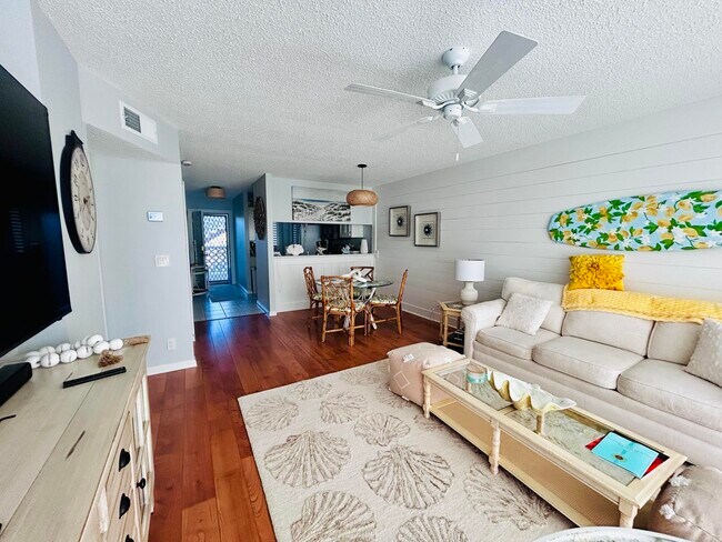 Photo - 353 S US Hwy 1 Unidad C202