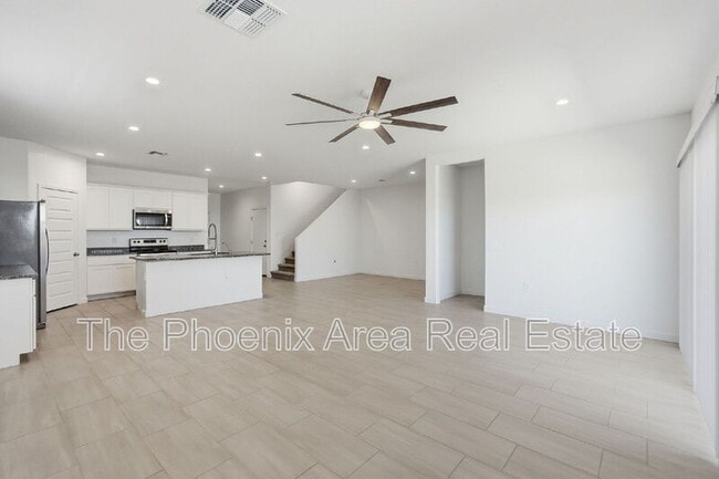 Photo - 2761 W Seaver Ave