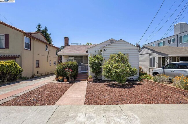 Photo - 426 Talbot Ave