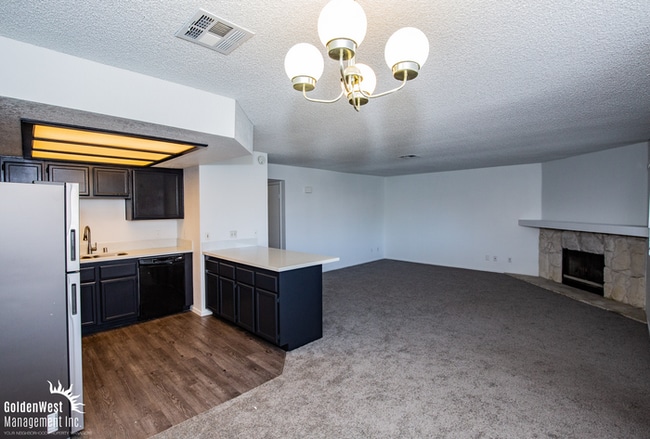 Photo - Charming 2Bdm 2Ba Upstairs Condo with Fireplace in Baycliff Creeks at The Lakes!