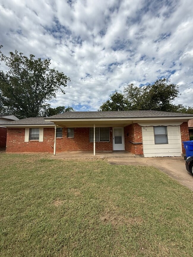 Building Photo - 3 bed, 11/2 bath home in North Norman