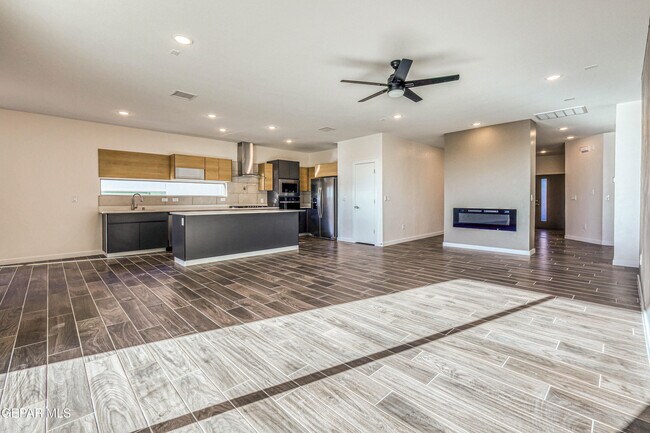 Photo - 13304 Coldham St