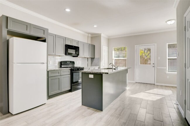 Photo - 1045 Marcolin St Unit B