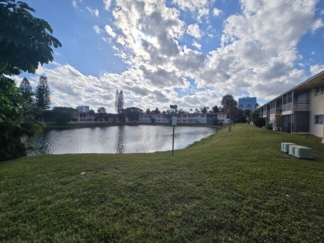 Photo - 2-Bed, 2-Bath Miami Condo in HOA Community – Pool, Laundry On-Site