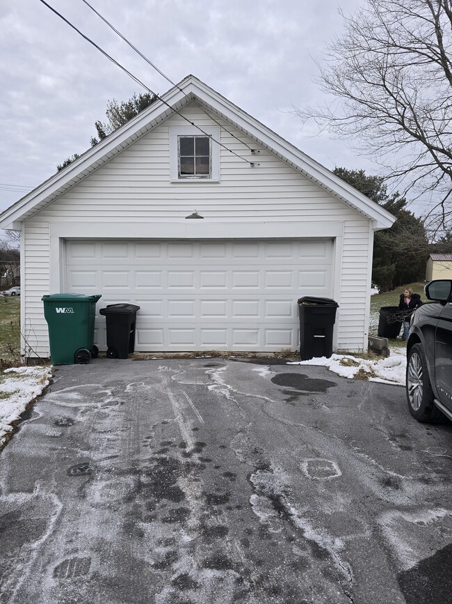 Photo - 165 S Main St