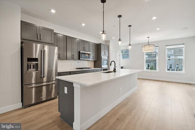 Photo - 3034 Declan Way