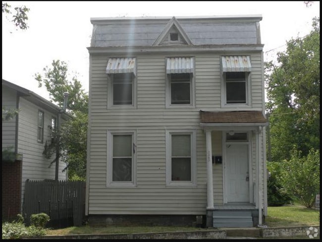 Building Photo - 3320 Meadowbridge Rd Unit 2 Rental