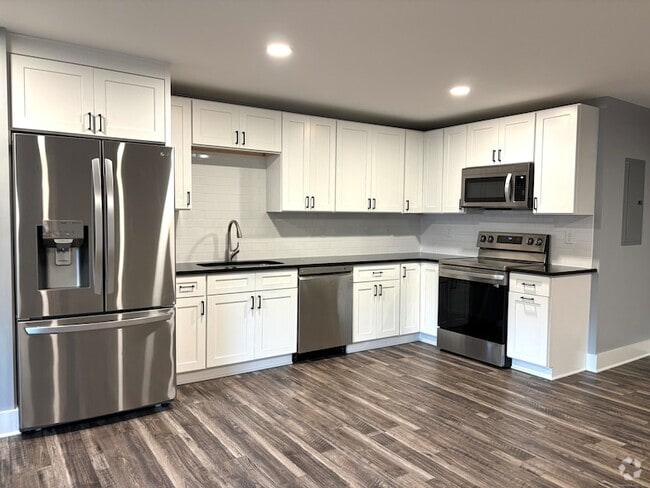 Building Photo - 303 Norwich-New London Turnpike Rental