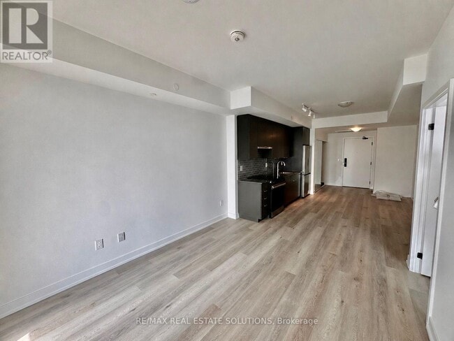 Photo - 2075 Lakeshore Rd. Unit 905
