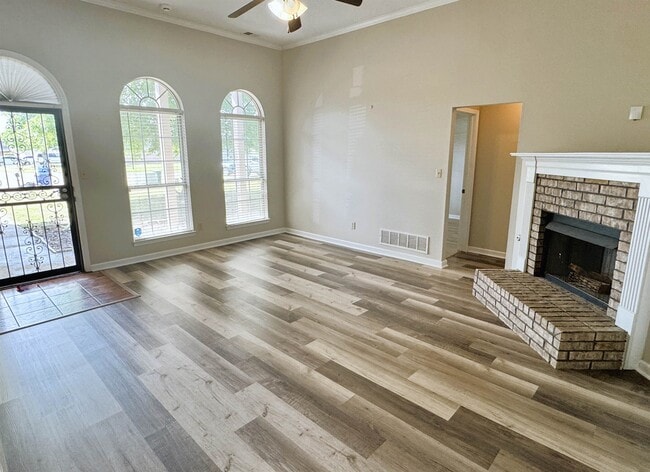 Photo - 6098 Ravenwood Lake Dr E