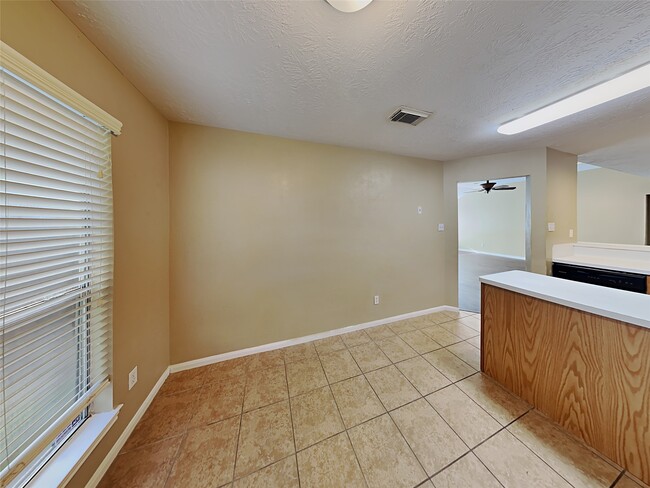 Photo - 29010 Ashbrook Ln