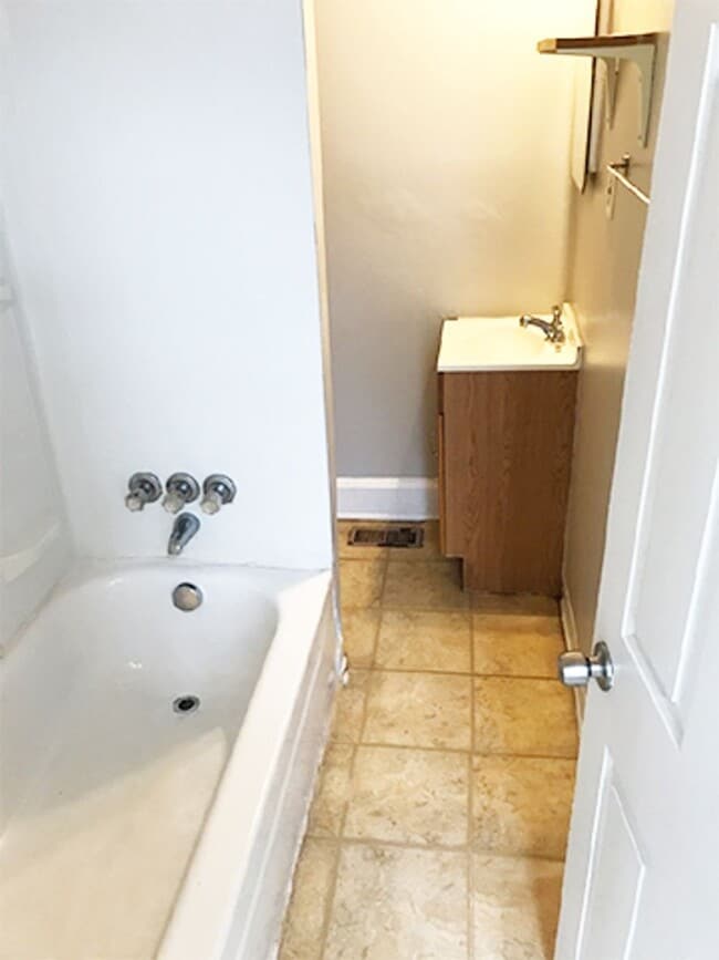 Photo - 2831-2833 Glendora Avenue Unidad 2833-02