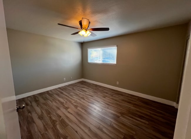 Photo - 457 E N St Unit D