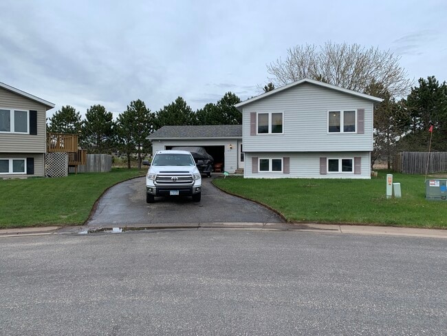 Building Photo - 915 Blair Cir