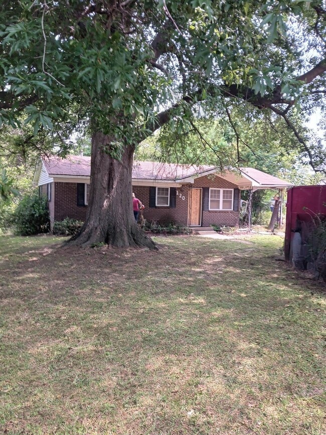 Photo - 120 S Gosnell St House