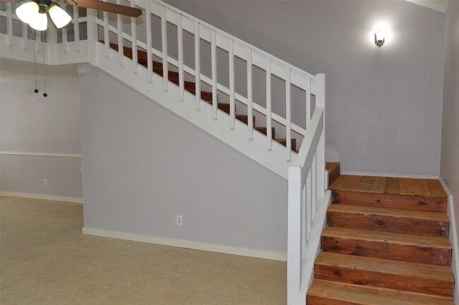 Photo - 12023 Woolford Dr