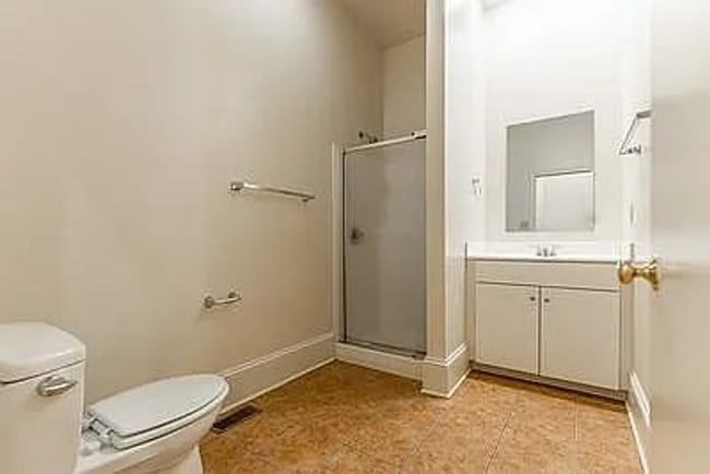 Photo - Beautiful 3bd 3bath home!